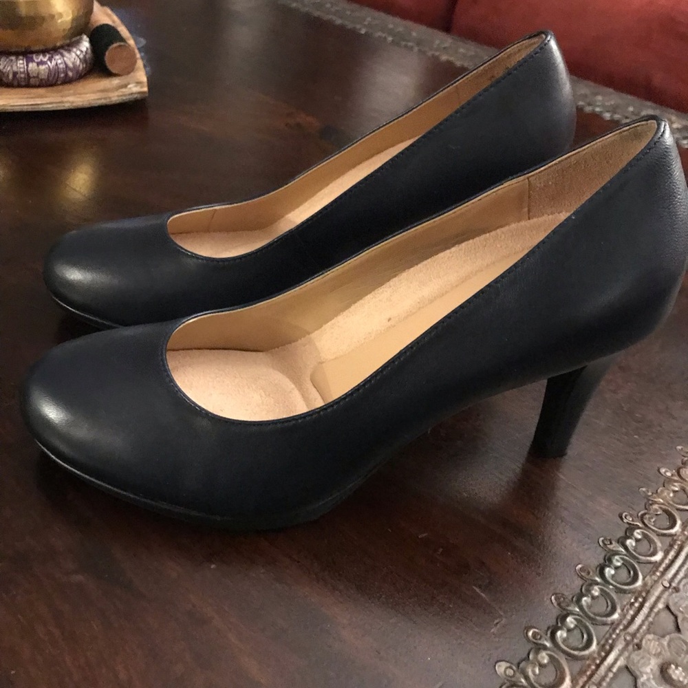 Naturalizer Women’s Size 7 Wide Michelle Pump, Navy Leather